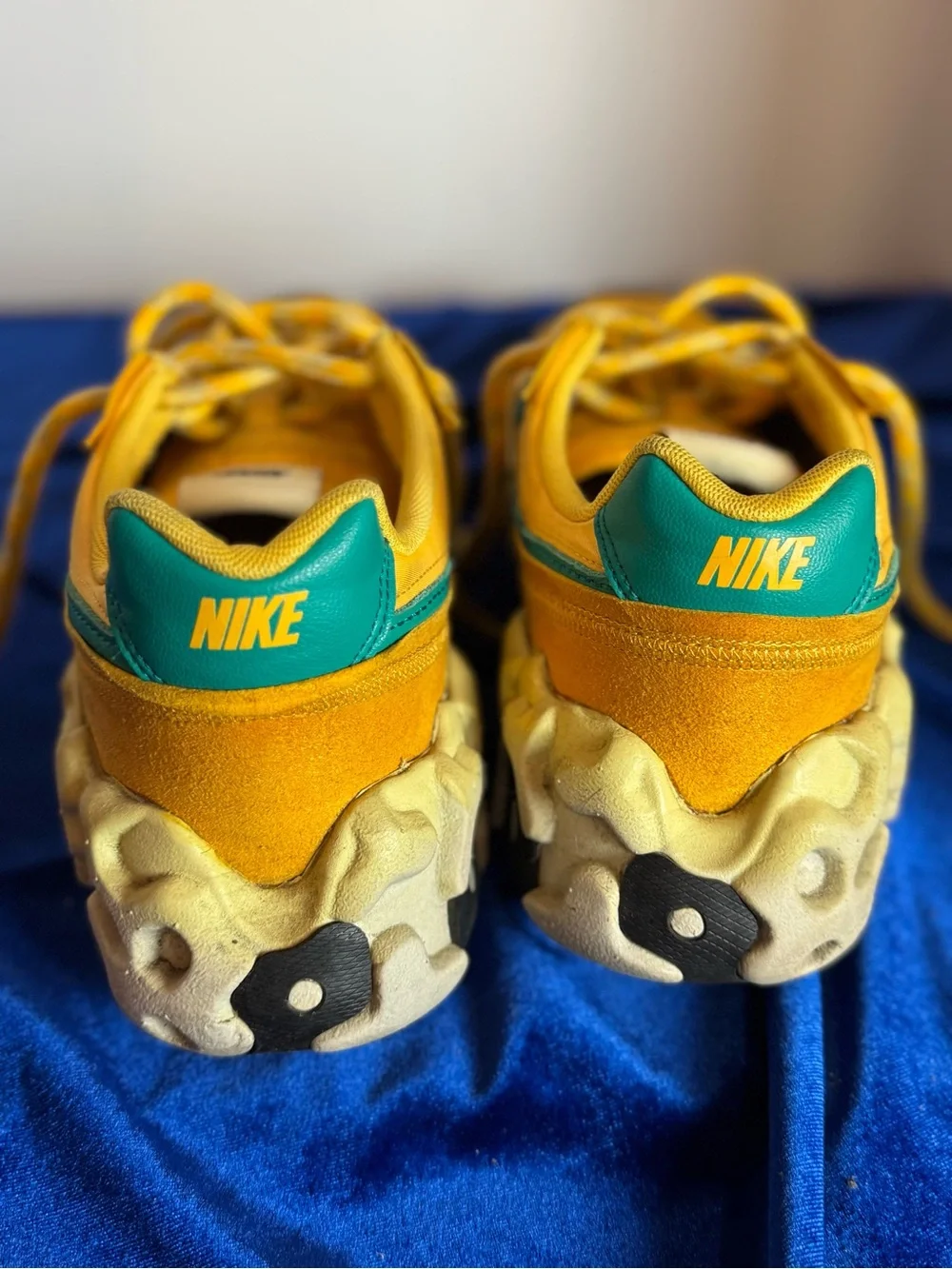 Nike Overbreak Pollen Rise Low-Top Sneaker 10.5